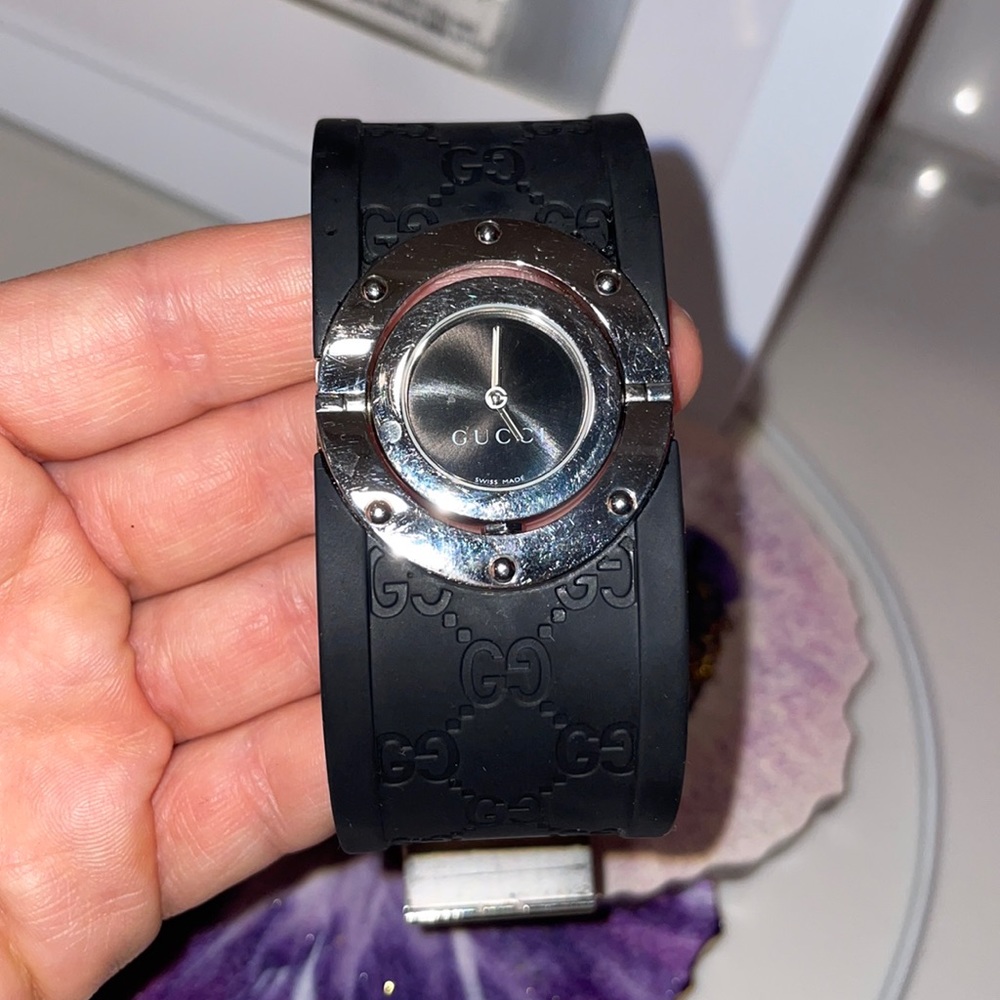 Gucci women’s watch Stainless steel Blue rubber wrist band Swiss made waterproof - Picture 3 of 8